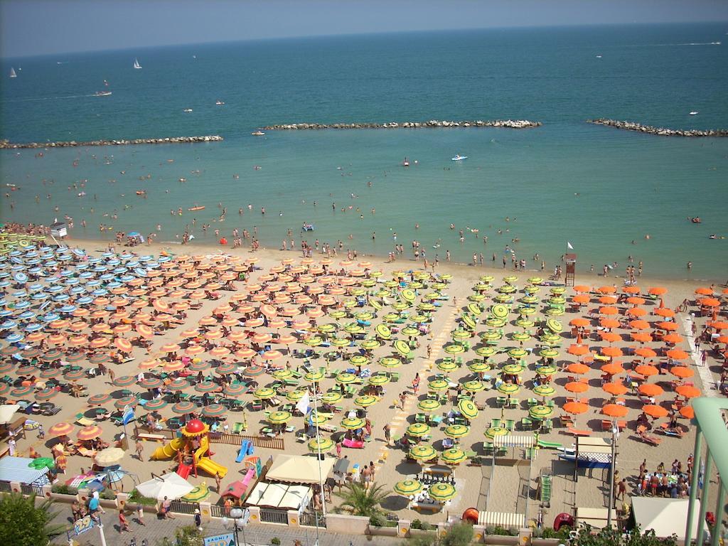 Hotel Gloria Gabicce Mare Exterior foto